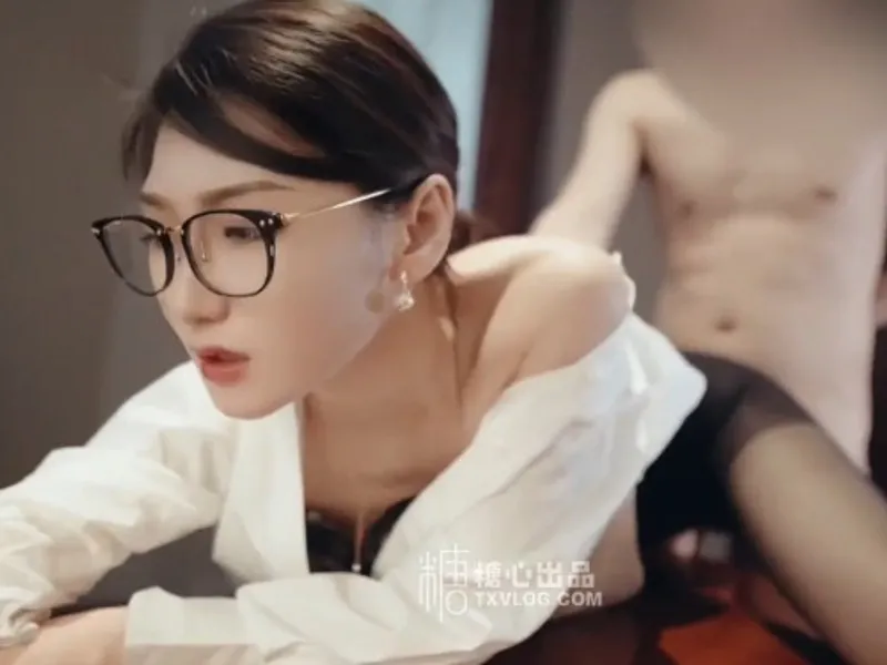 Vào phòng riêng được cấp trên nữ nứng lồn bú củ khoải cho