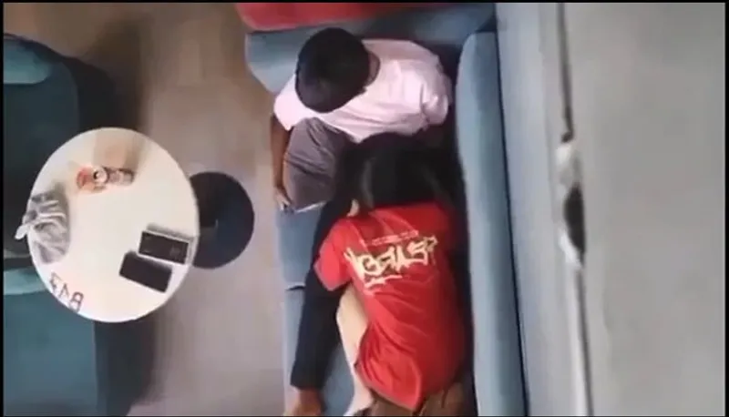 Quay lén nhân tình mút liếm cho ghệ nơi công cộng
