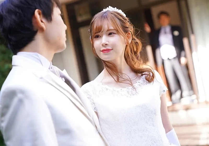 Bố chồng yêu làm tình vợ sắp cưới của con trai ngay sau lễ cưới của con trai